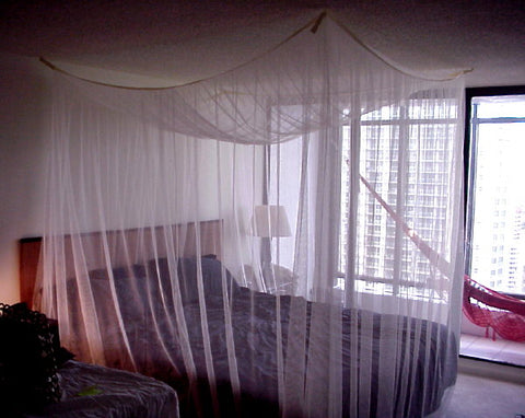 Mombasa® Majesty - Four Point Bed Canopy Mosquito Net - Beauty and Protection